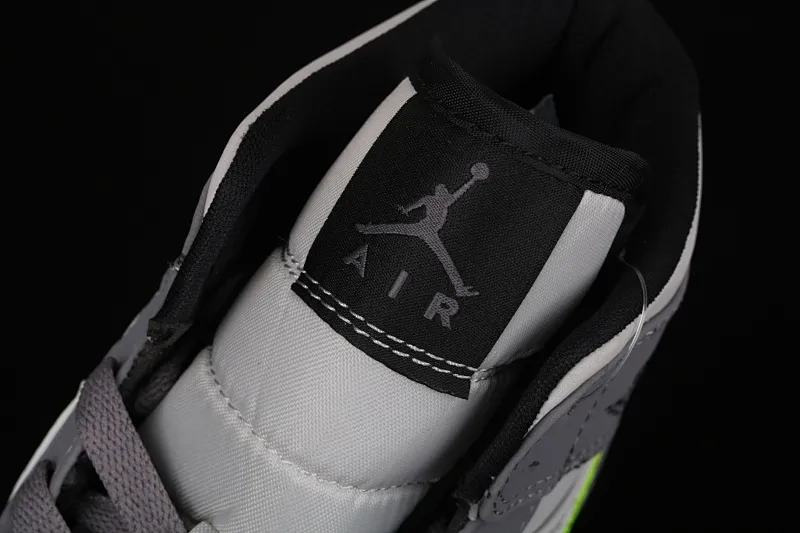 All categories Air Jordan Jordan series basketball shoes Air Jordan 1 Mid Air Jordan 1 Mid "Grey Volt" AJ1 Joe 1 neutral gray fluorescent yellow basketball shoes 554724-072